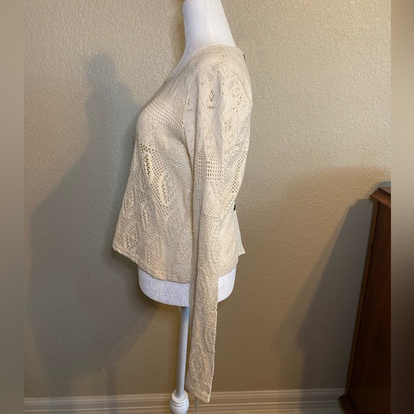 Gimmicks Cream Crochet w/ Tassel Top - Picture 5 of 14